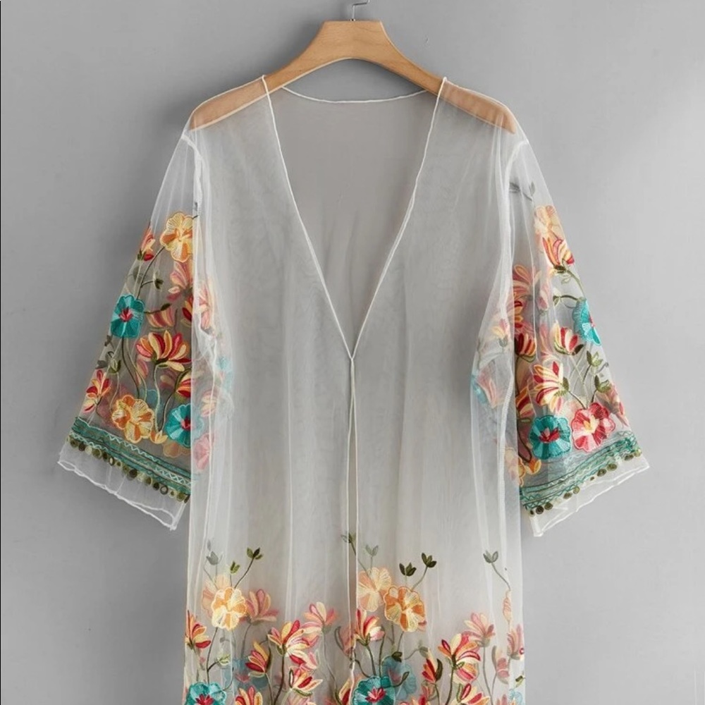 Floral embroidery kimono